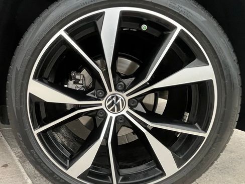 Certified 2024 Volkswagen Tiguan SEL R-Line w/ MDO Package, Two-Row AWD/4WD image 7
