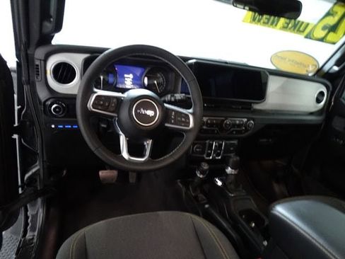 Certified 2025 Jeep Wrangler Sahara 4xe image 5