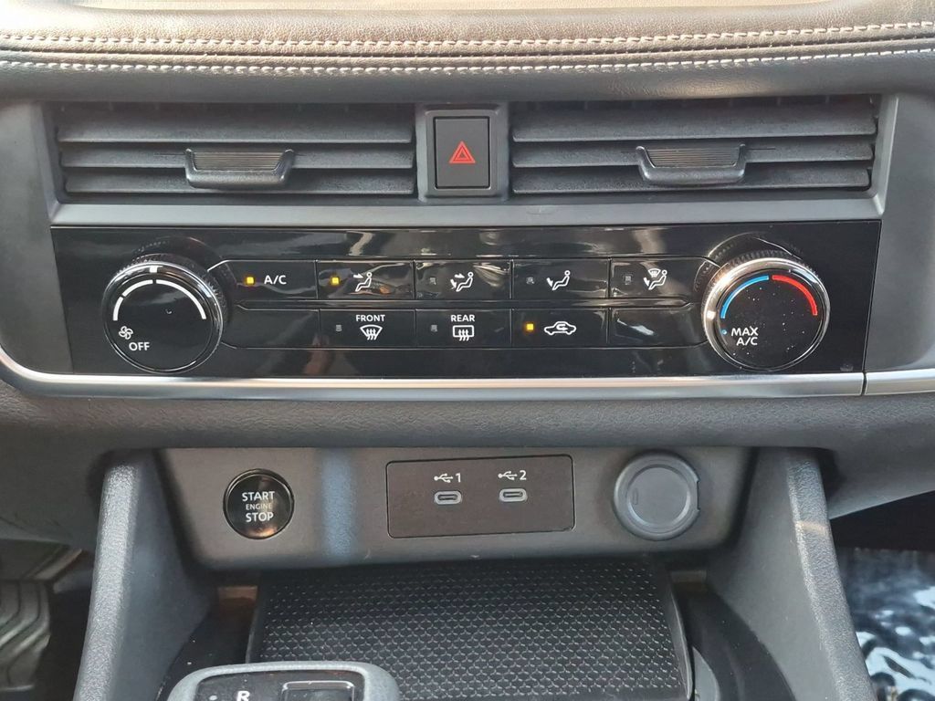 Used 2024 Nissan Rogue S AWD/4WD image 25