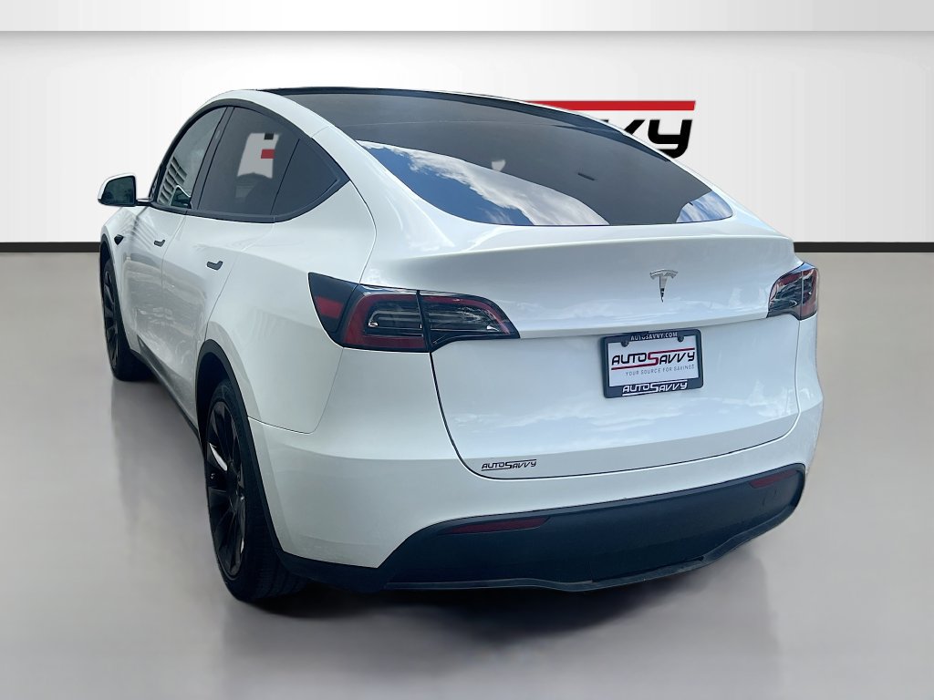 Used 2025 Tesla Model Y Long Range RWD image 5