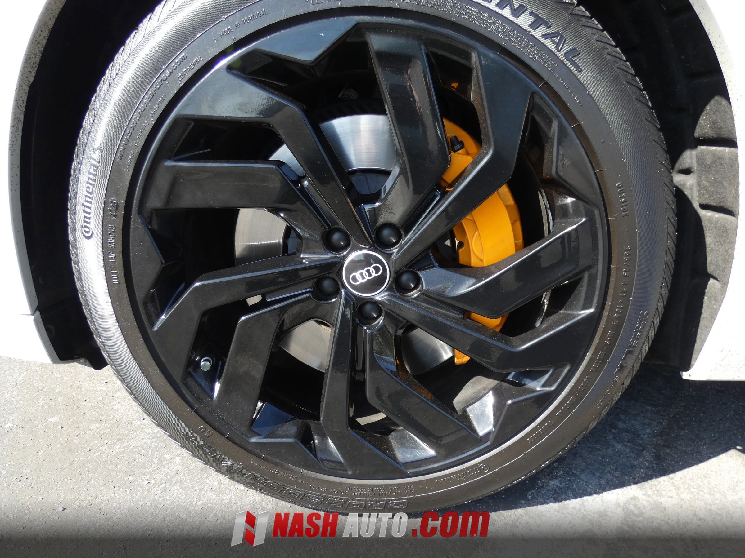 Used 2022 Audi e-tron Premium Plus w/ Premium Plus Package AWD/4WD image 20