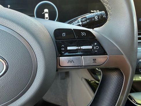 Used 2023 Hyundai Elantra SEL w/ Convenience Package image 13