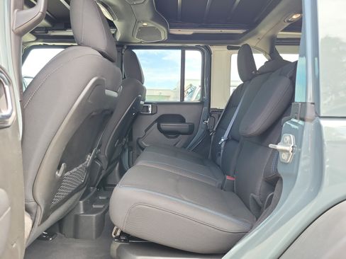 Used 2025 Jeep Wrangler Unlimited Rubicon 4xe w/ Safety Group AWD/4WD image 8