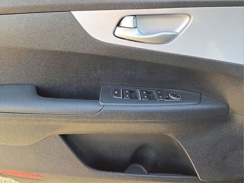 Used 2024 Kia Forte LXS image 20