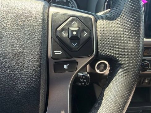 Used 2017 Toyota Tacoma Limited w/ Tow Package AWD/4WD image 14