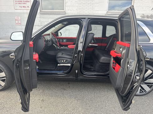 Used 2025 Rolls-Royce Cullinan AWD/4WD image 50