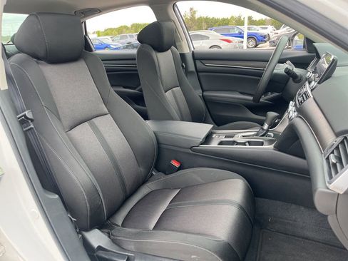 Used 2020 Honda Accord EX image 29