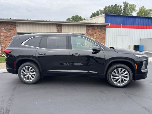 Used 2025 Buick Enclave Preferred w/ Power Package AWD/4WD image 2
