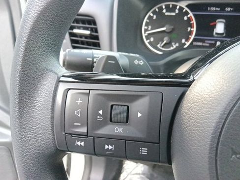 Used 2023 Nissan Rogue SV image 18