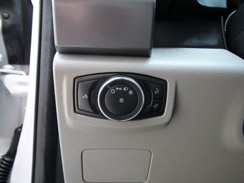 Used 2017 Ford F250 XLT AWD/4WD image 25