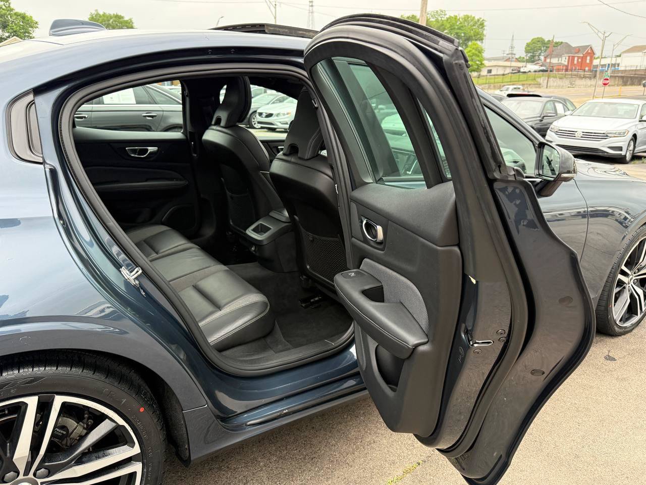 Used 2019 Volvo S60 T5 R-Design FWD image 26