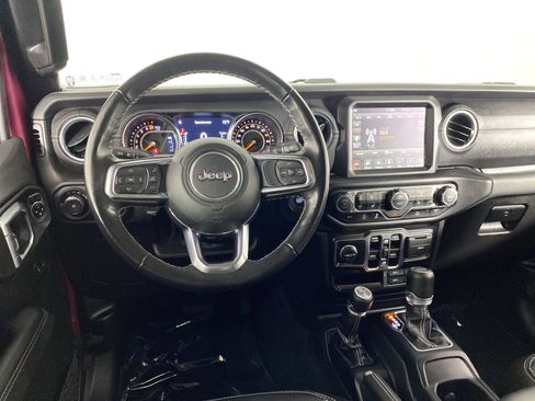 Used 2022 Jeep Wrangler Unlimited Sahara w/ LED Lighting Group AWD/4WD image 21