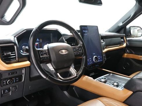 Used 2023 Ford Expedition Platinum AWD/4WD image 15