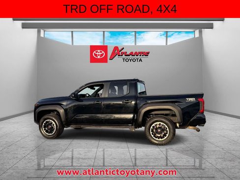 Used 2024 Toyota Tacoma TRD Off-Road AWD/4WD image 5