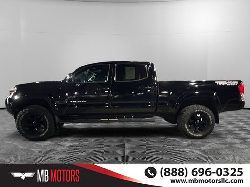 Used 2016 Toyota Tacoma TRD Sport image 8