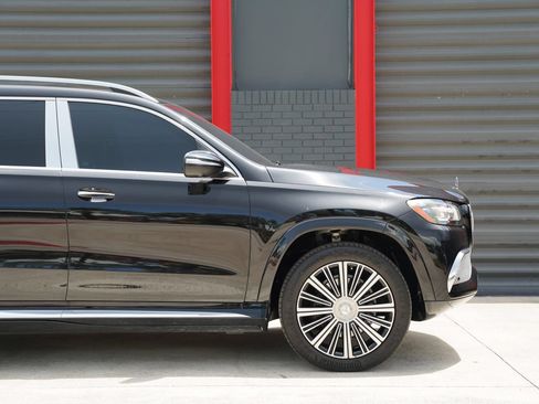 Used 2023 Mercedes-Benz Maybach GLS 600 4MATIC image 4