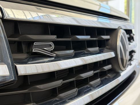 Used 2021 Volkswagen Atlas SE w/ Panoramic Sunroof Package FWD image 38