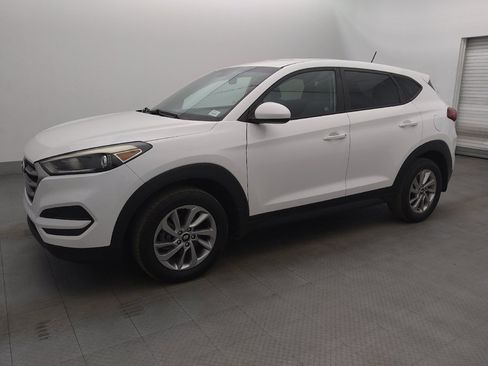 Used 2017 Hyundai Tucson SE FWD image 2