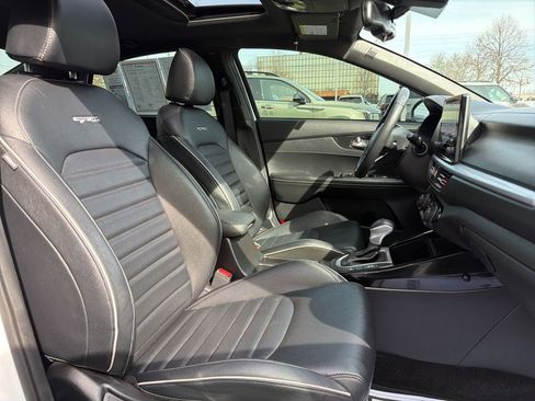 Used 2022 Kia Forte GT-Line w/ GT-Line Premium Package image 12
