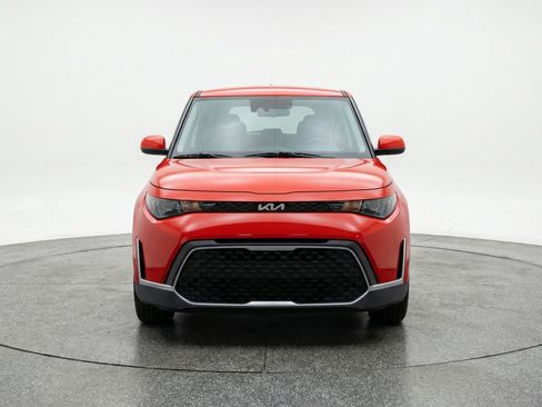 Used 2025 Kia Soul LX w/ LX Technology Package FWD image 2