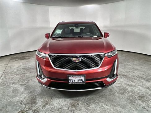 Used 2025 Cadillac XT6 Luxury image 3