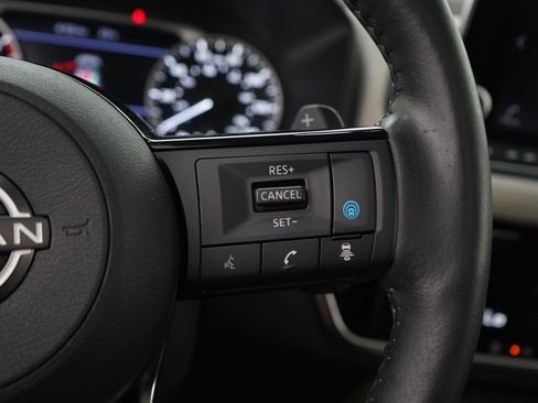 Used 2023 Nissan Rogue SL AWD/4WD image 28