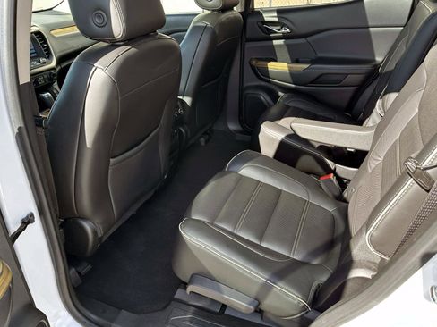 Used 2017 GMC Acadia Denali w/ Technology Package image 11