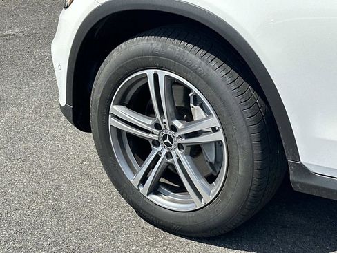 Used 2021 Mercedes-Benz GLC 300 4MATIC w/ Premium Package image 31