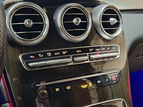 Used 2022 Mercedes-Benz GLC 300 image 38