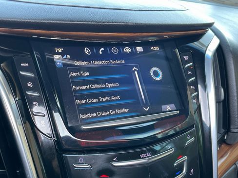 Used 2017 Cadillac Escalade ESV Premium Luxury image 42