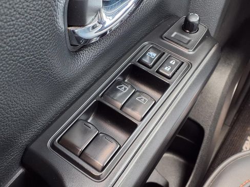 Used 2023 Nissan Titan PRO-4X AWD/4WD image 24