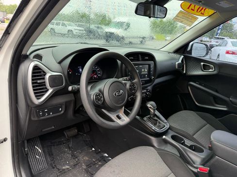 Used 2021 Kia Soul S FWD image 13