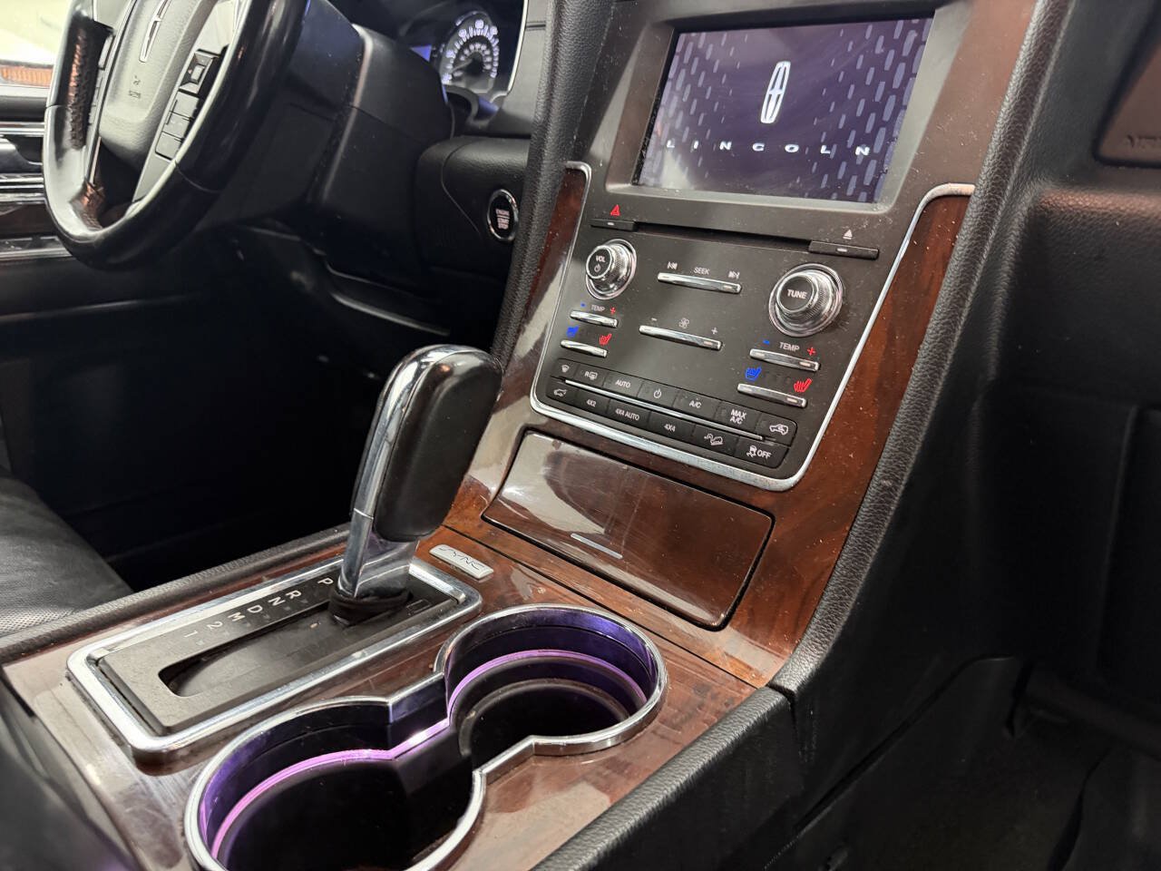 Used 2017 Lincoln Navigator L Select AWD/4WD image 13