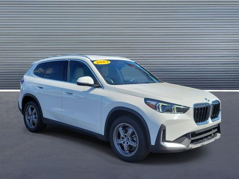 Used 2023 BMW X1 xDrive28i AWD/4WD image 2