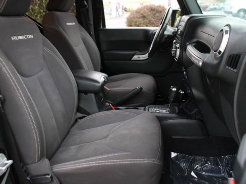 Used 2017 Jeep Wrangler Rubicon w/ Connectivity Group image 20