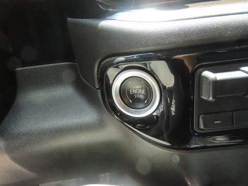 Used 2022 Chevrolet Silverado 1500 RST AWD/4WD image 26