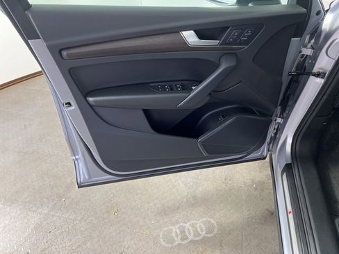 Used 2023 Audi Q5 2.0T Premium w/ Convenience Package image 19