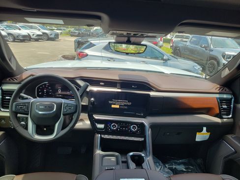 New 2026 GMC Sierra 2500 Denali w/ Denali Reserve Package AWD/4WD image 7