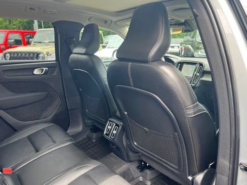 Used 2024 Volvo XC40 B5 Plus AWD/4WD image 23