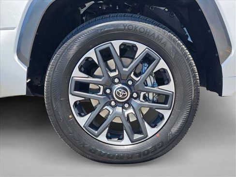 Used 2024 Toyota Tundra Limited AWD/4WD image 28