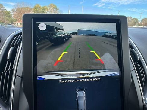 Used 2024 Ford Edge Titanium image 26