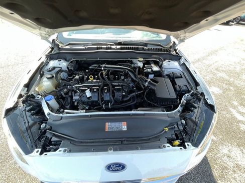 Used 2020 Ford Fusion SE AWD/4WD image 32