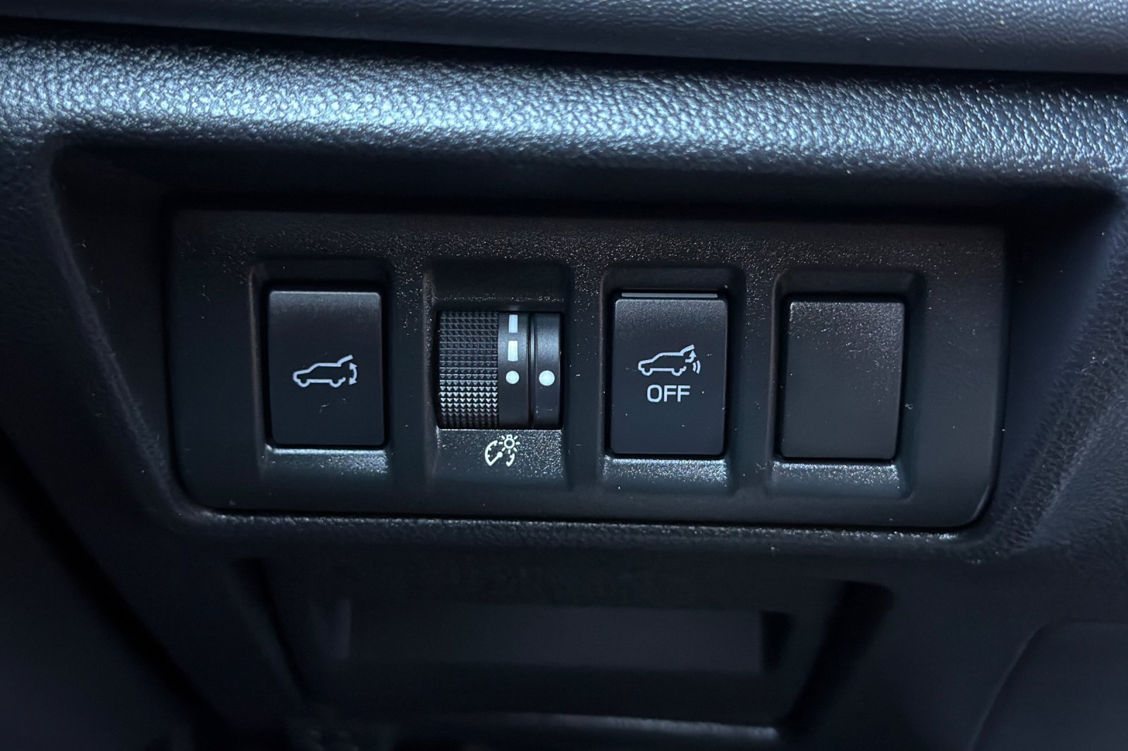 Used 2023 Subaru Outback Limited AWD/4WD image 37