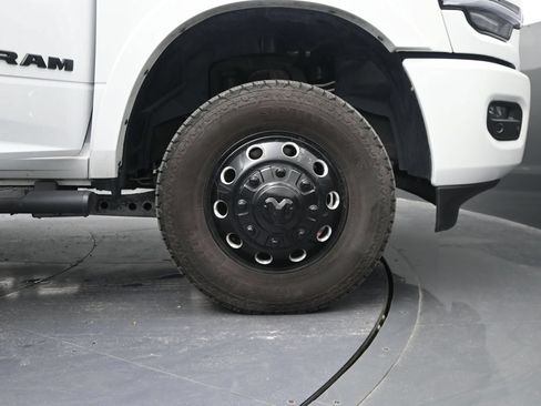 Used 2022 RAM 3500 Laramie AWD/4WD image 41
