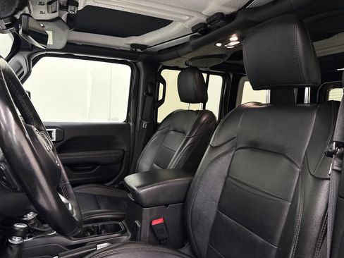 Used 2020 Jeep Wrangler Unlimited Sahara AWD/4WD image 16