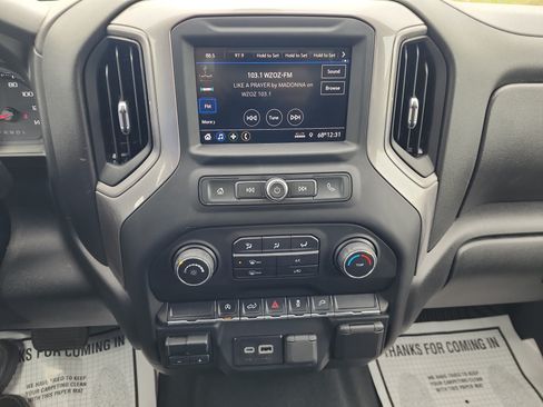 Used 2021 Chevrolet Silverado 1500 Custom AWD/4WD image 12