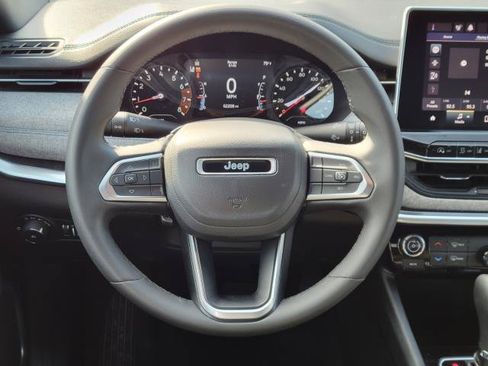 Used 2024 Jeep Compass Latitude AWD/4WD image 27