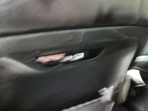 Used 2024 Chrysler Pacifica Touring-L image 34