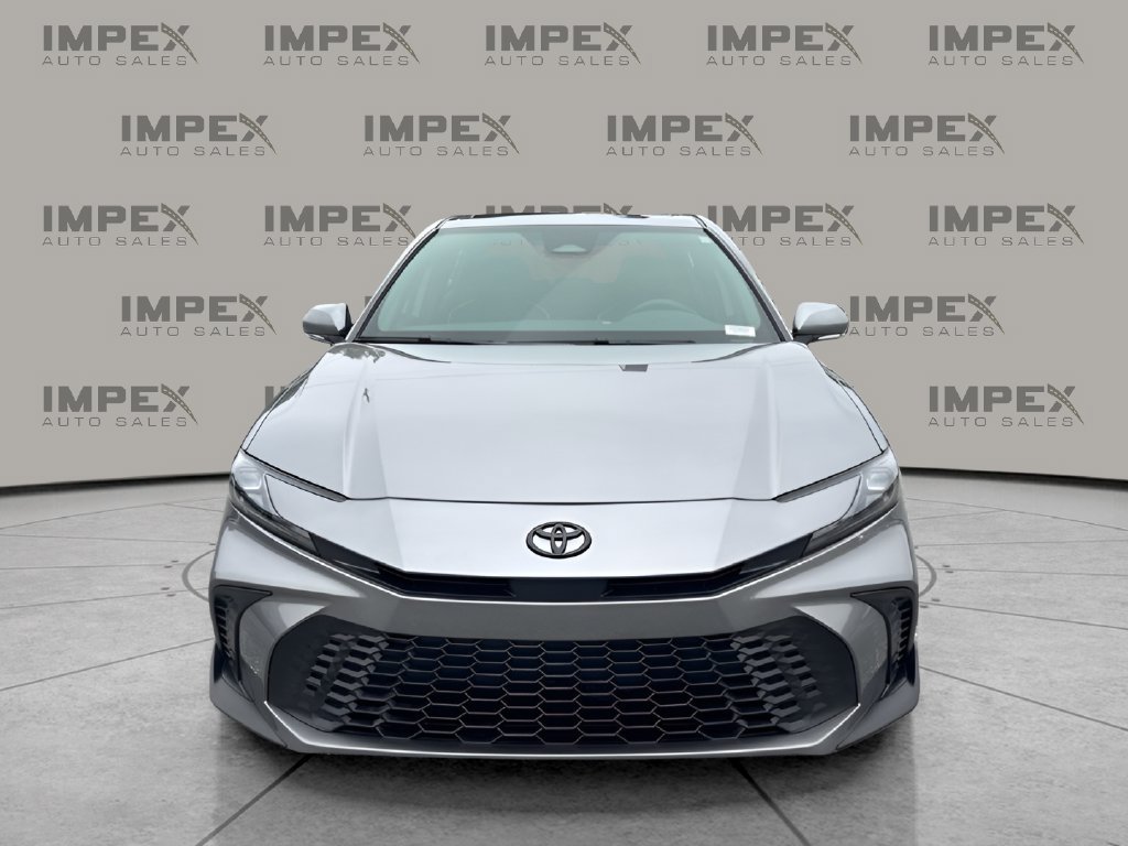 Used 2025 Toyota Camry SE FWD image 8