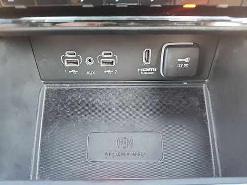 Used 2025 Jeep Grand Cherokee L Summit AWD/4WD image 10